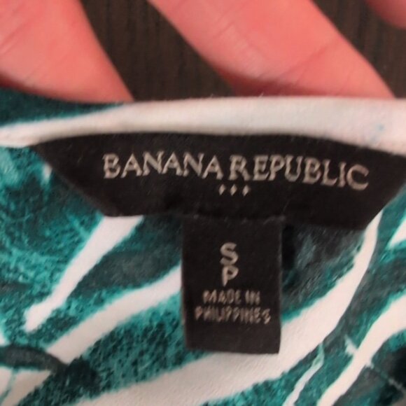 Banana Republic Tropical Leaf Print Women's Short Sleeve Blouse - Picture 4 of 4